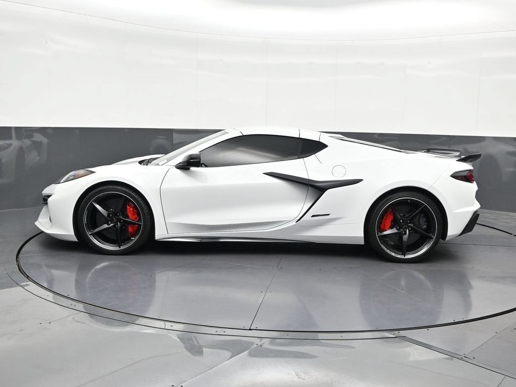 2025 Chevrolet Corvette E-Ray 1LZ