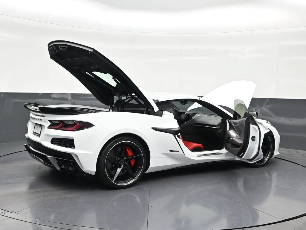 2025 Chevrolet Corvette E-Ray 1LZ