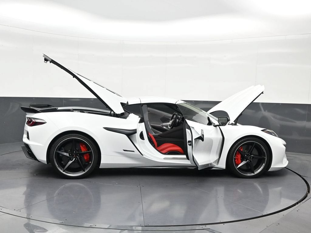 2025 Chevrolet Corvette E-Ray 1LZ