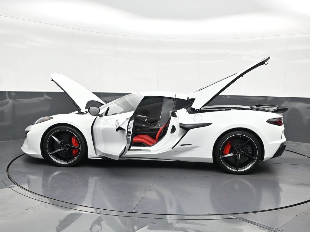 2025 Chevrolet Corvette E-Ray 1LZ