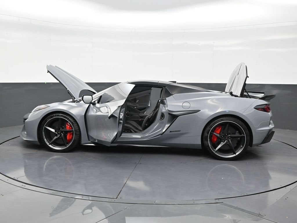 2025 Chevrolet Corvette E-Ray 2LZ